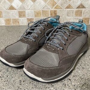 LL Bean Tek 2.5 Waterproof Hiking Walking tan Women Shoe Size 10 Wide Exc. cond